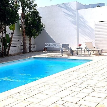 Colonial Villa 32 Перволия Екстериор снимка