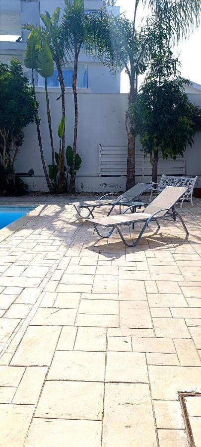 Colonial Villa 32 Перволия Екстериор снимка