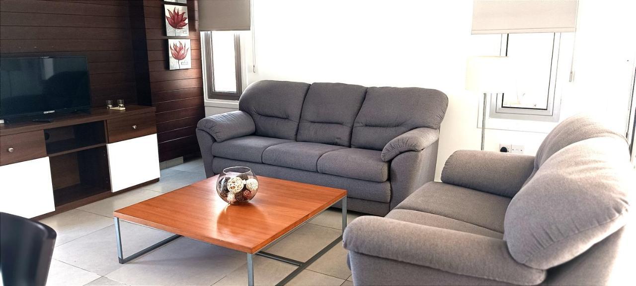 Colonial Villa 32 Перволия Екстериор снимка