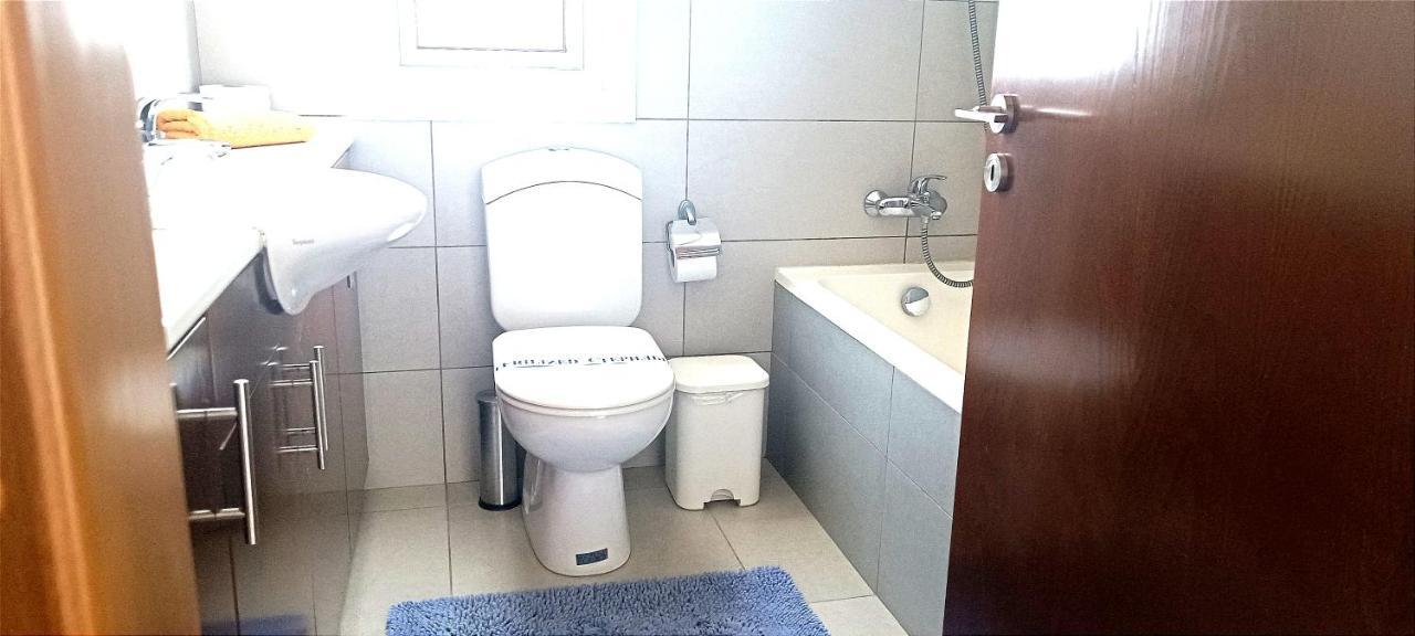 Colonial Villa 32 Перволия Екстериор снимка
