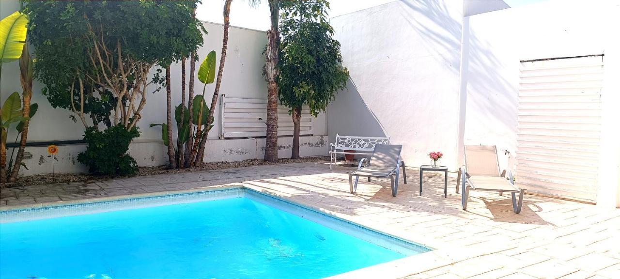 Colonial Villa 32 Перволия Екстериор снимка