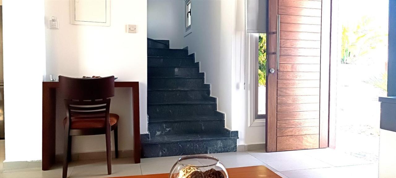 Colonial Villa 32 Перволия Екстериор снимка